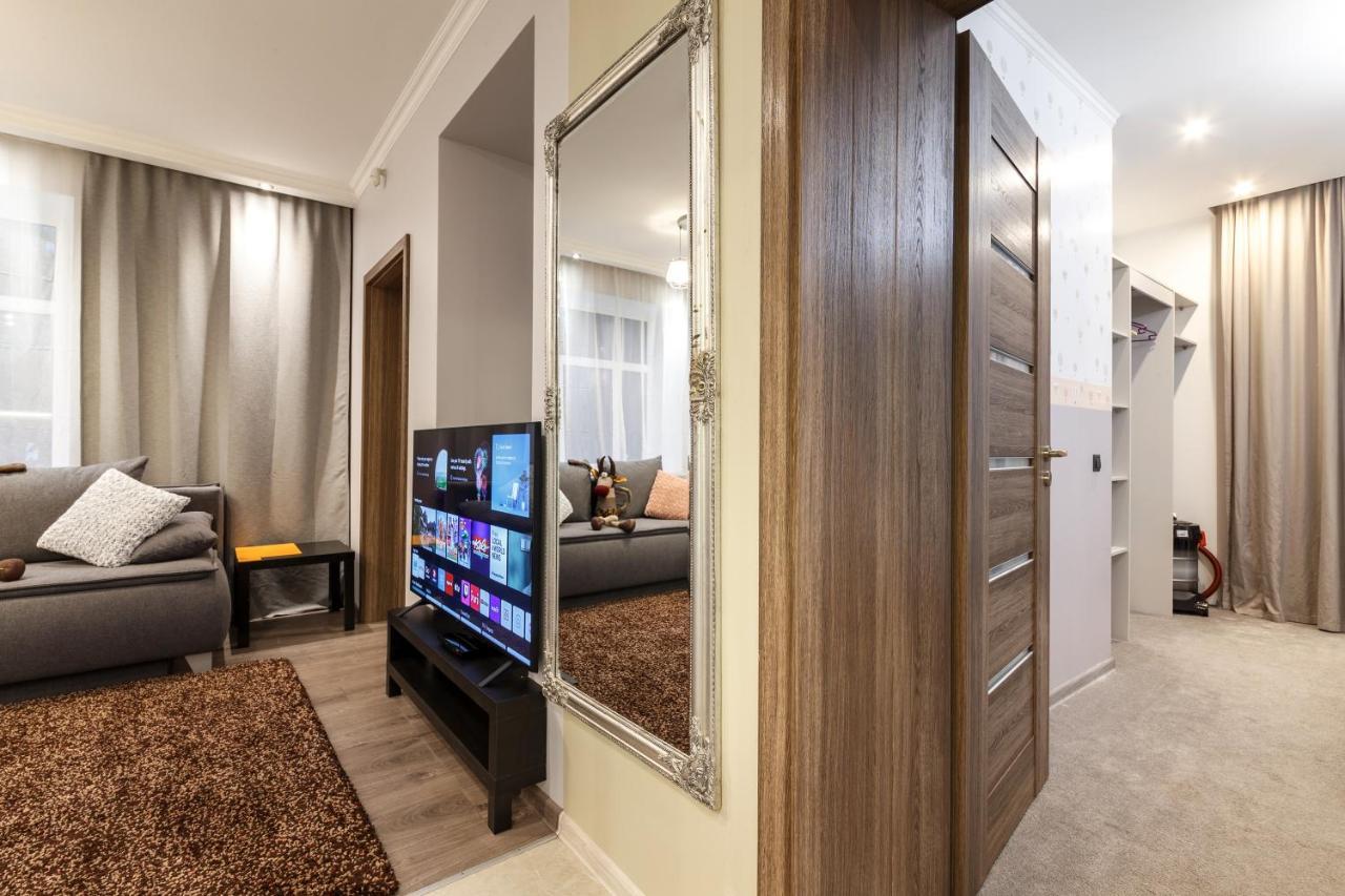 ריגה Parkcosylux Two Bedrooms Apart Free Parking מראה חיצוני תמונה