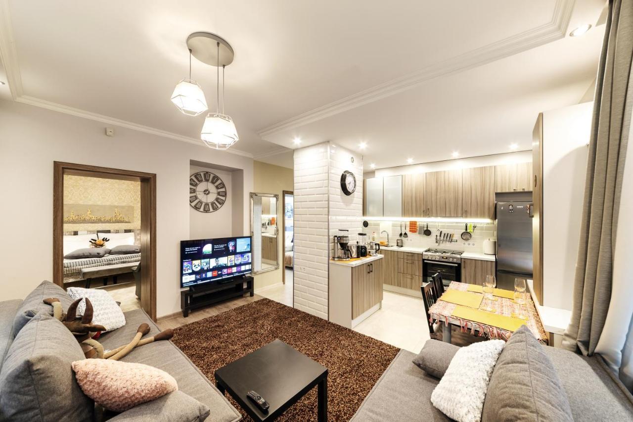 ריגה Parkcosylux Two Bedrooms Apart Free Parking מראה חיצוני תמונה